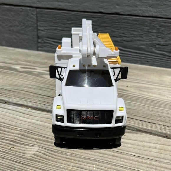 11" DG PRODUCTIONS -1995-1-1 Clearwater-Polk Electric Utility Bucket Truck - Picture 3 of 16